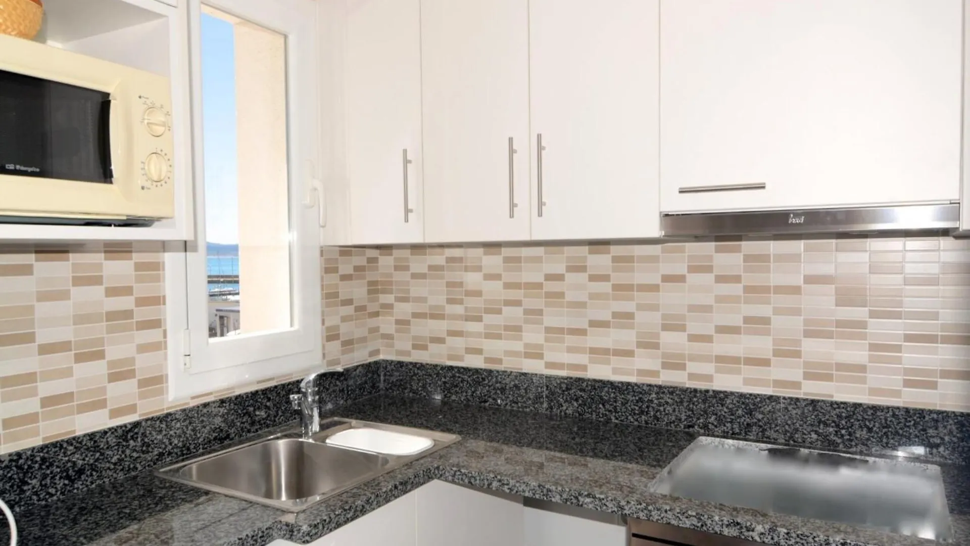 Arts 2 Apartament L'Estartit Apartment