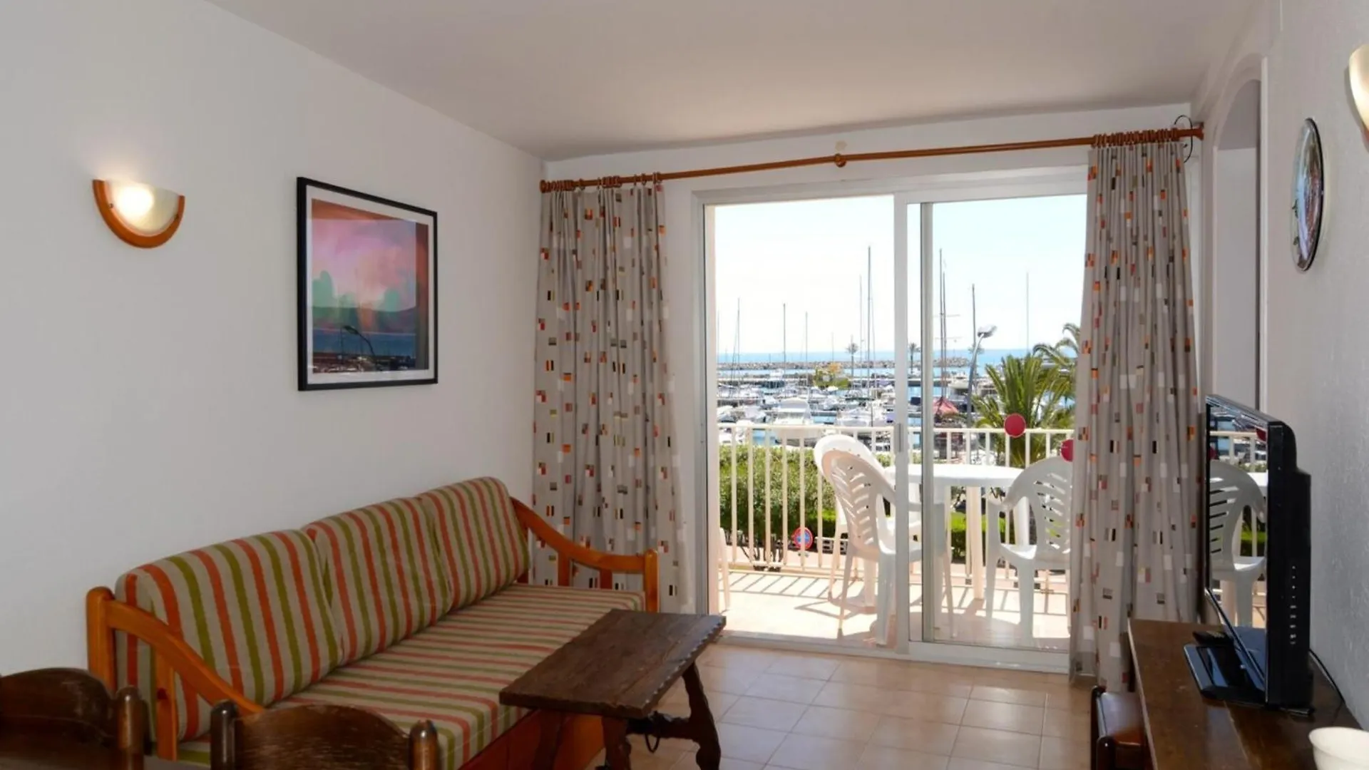 Arts 2 Apartament L'Estartit Apartment